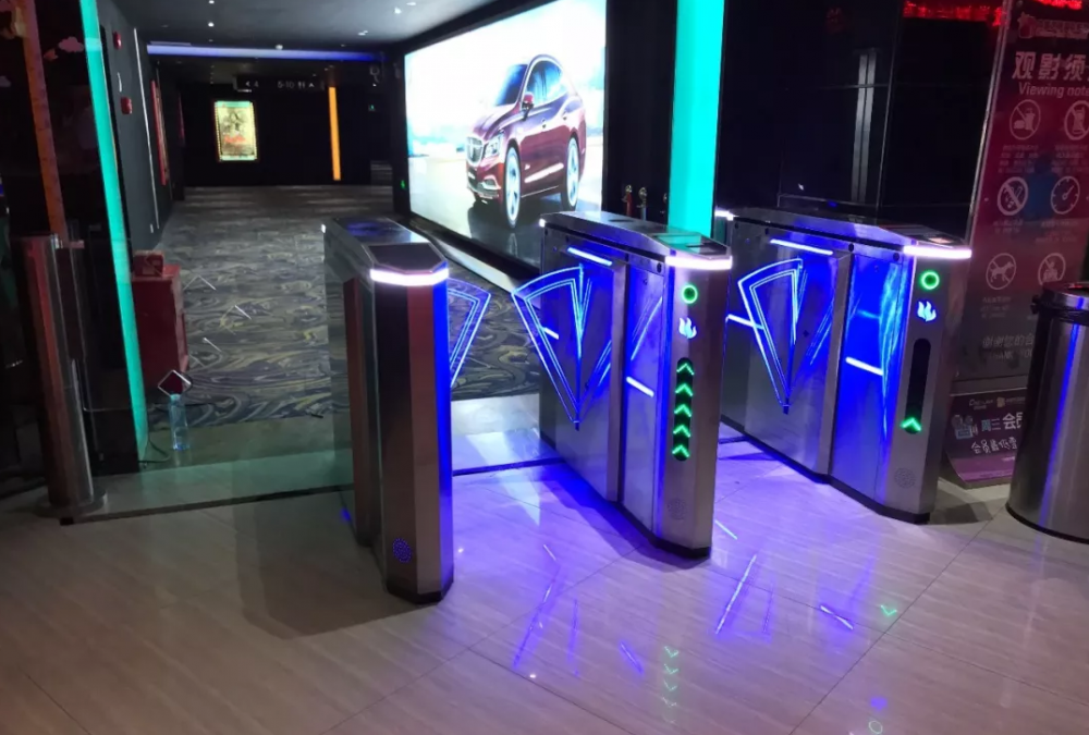 深圳南國藝恒影城成功安裝圣奧特SAT-050新款閘機(jī)